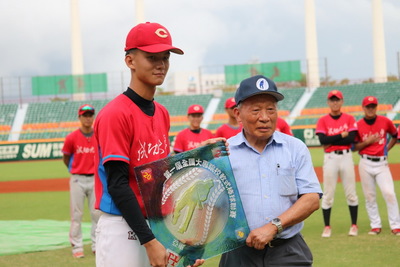 成大獲第一屆大專軟式棒球聯賽亞軍