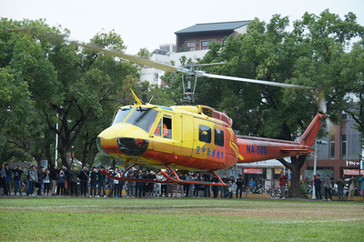 成大獲贈UH-1H救難直升機