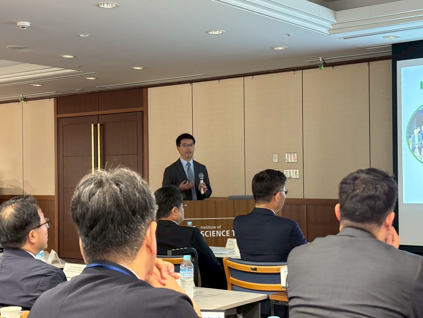 成大醫院運動醫學科許凱嵐醫師分享數位健康於菁英運動員表現提升之整合應用