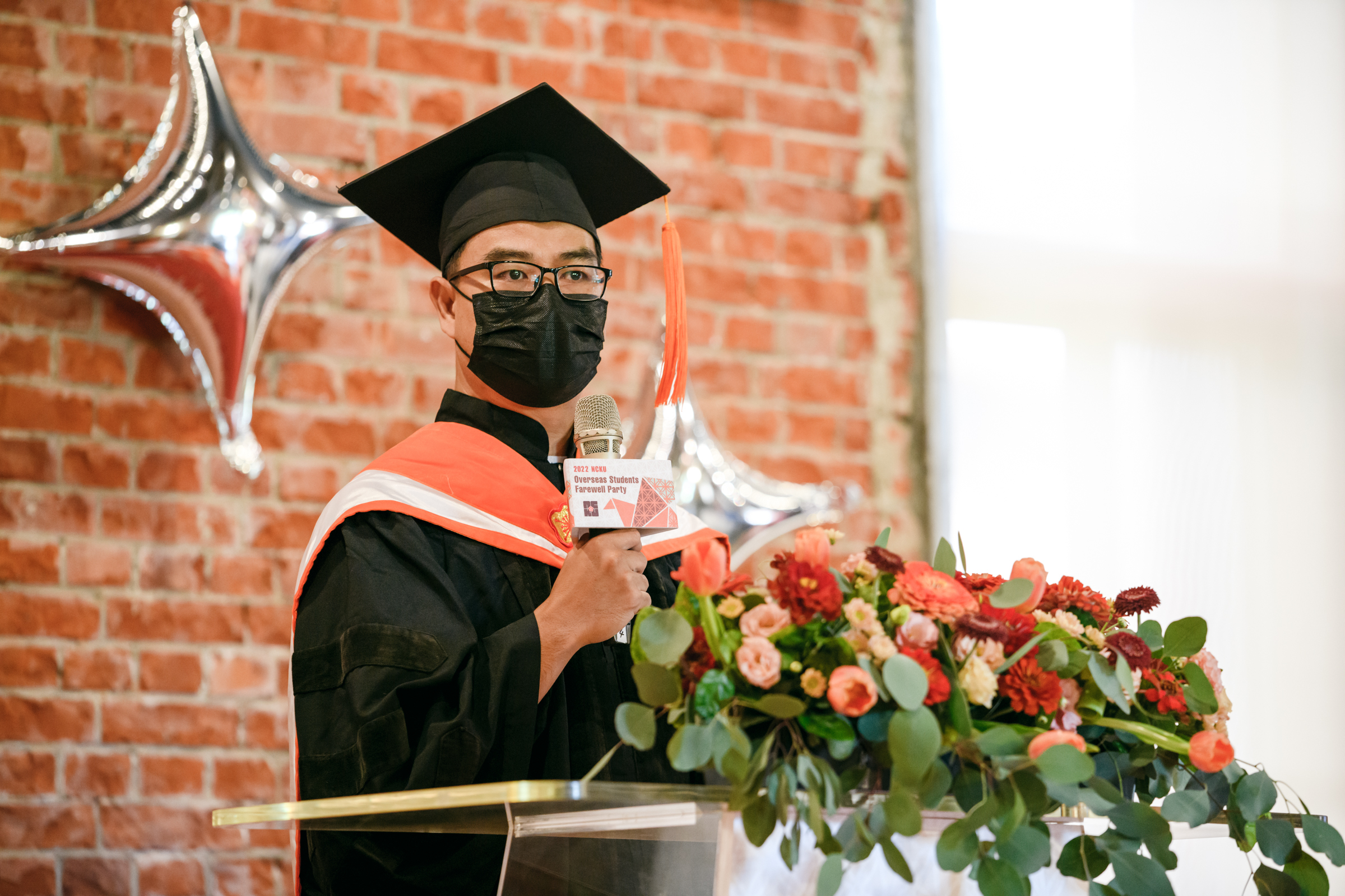 Indonesian PhD Graduate Yanuar Haryanto encouraged all graduates to think their position, to contribute their ability, and to lead to a bright future. 