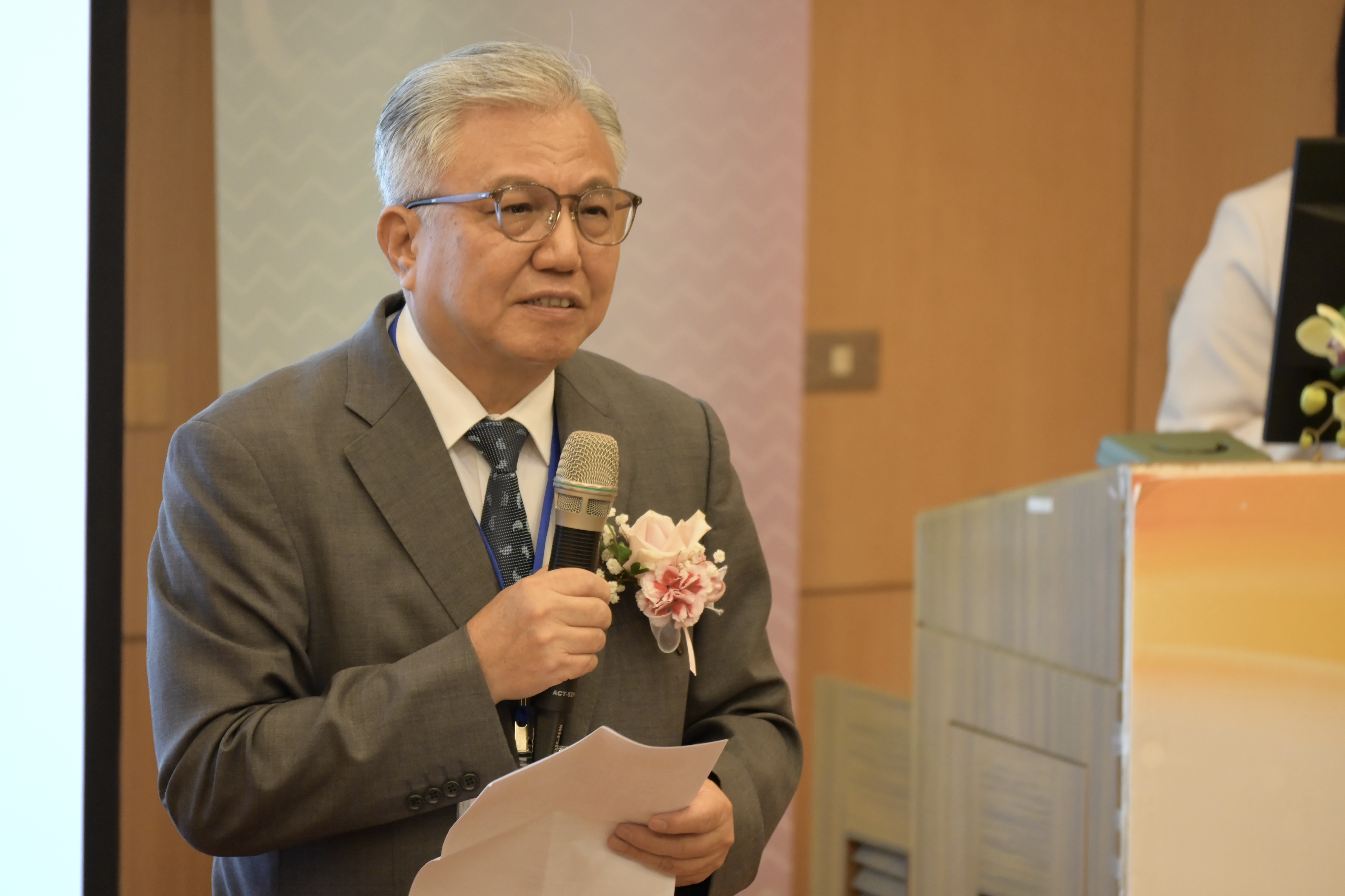 成功大學李俊璋副校長擔任開幕嘉賓並致詞
