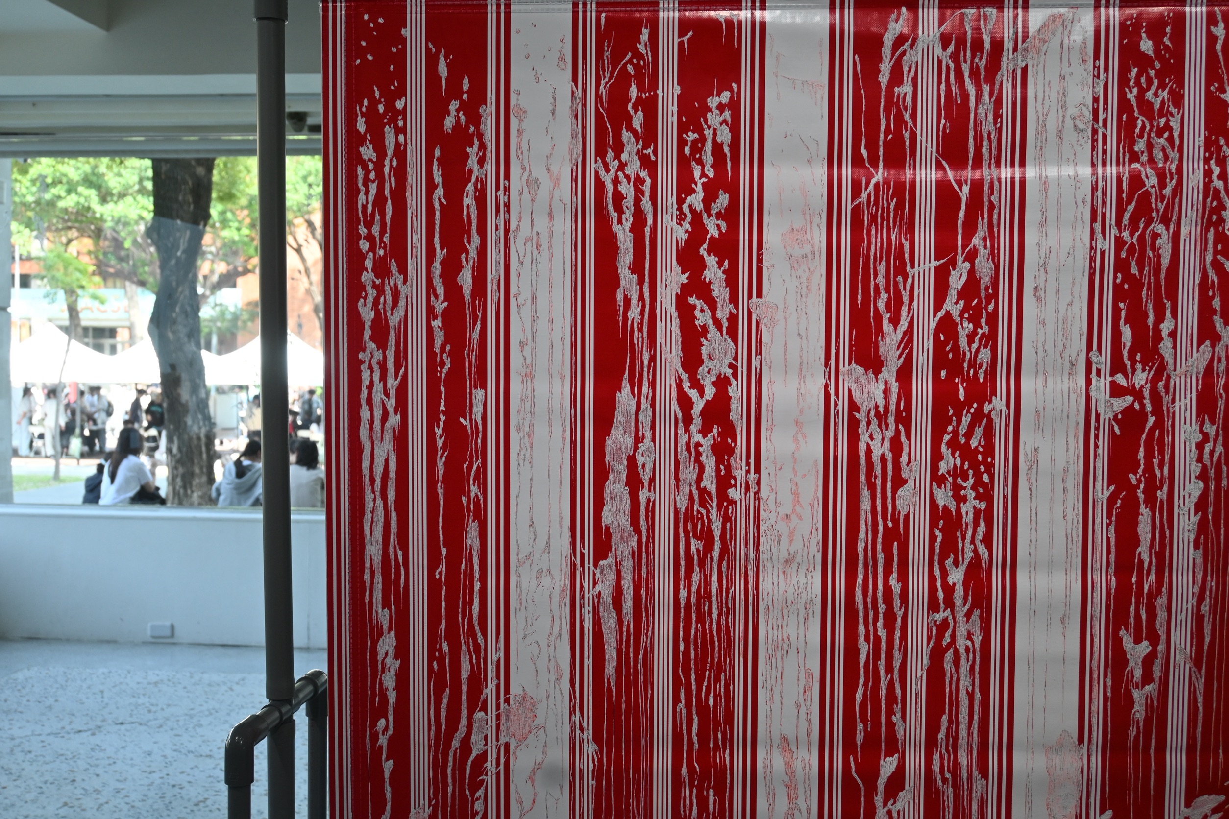 圖五洪瑄以「書畫格律」為創作起點，關注傳統書畫中既定的視覺框架與形式規範。