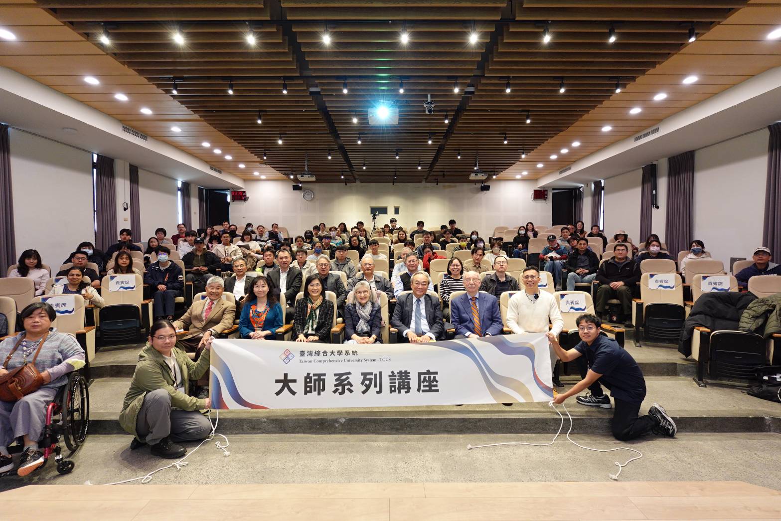 大師講座座無虛席，氣氛熱絡