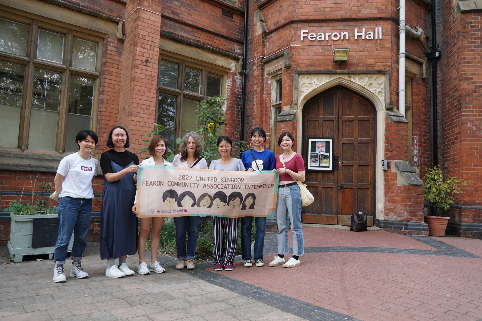 The first day at Fearon Hall – A group photo at the entrance to Fearon Hall (From left to right: Huai-Jhen Wu, Pin-Chun Chen, Pen-Ying Tseng, Jacqui Gallon (artist and coordinator), Associate Professor at ICID Ming Turner, Ming-Chieh Hsu, Pei-Ying Lin)