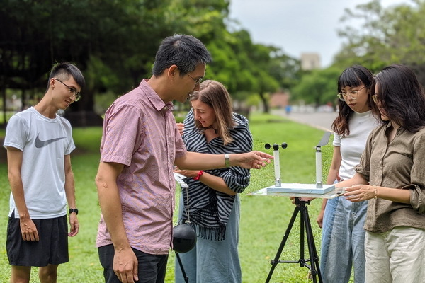 Prof. Tzu-Ping Lin’s solution to the Urban Heat Island Effect