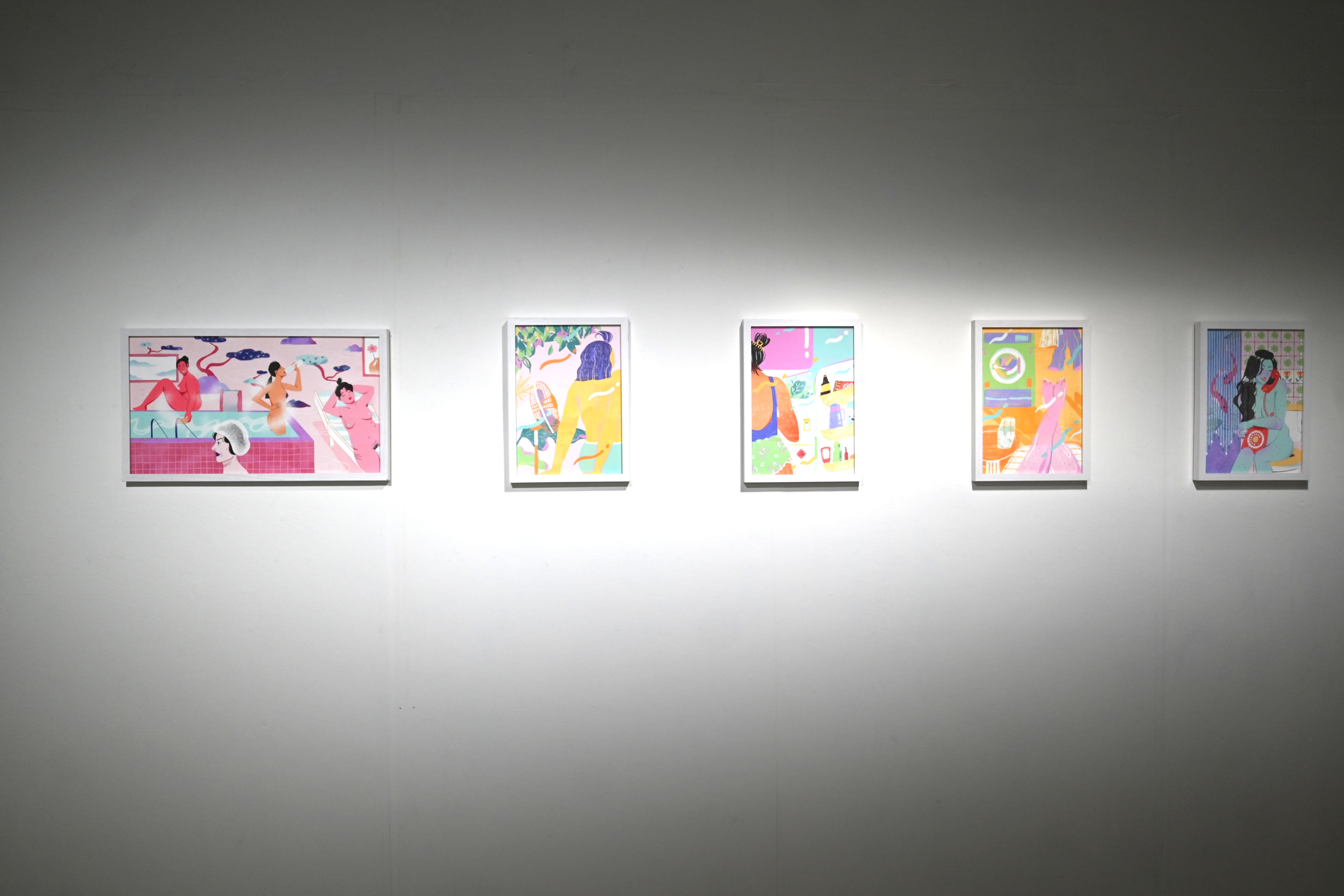 蓉生說,從女性⾃然的⾝體展現(Powerful Women 系列作品/編號:1-5)到空間的使⽤(⾃⼰的 __系列/編號:6-11),想要翻轉世界總是把男性的⾝體跟需求公共化,女性卻相對必須私密化的,這個被默認的社會秩序