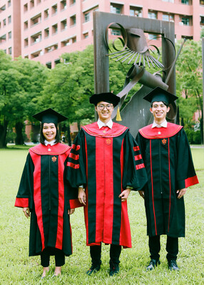NCKU newest graduation gowns for master, doctor and bachelar graduates. (start from left)