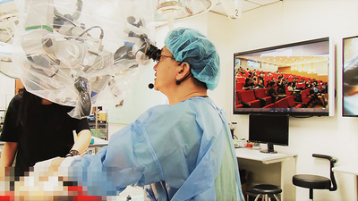 成大醫學院創新教室突破性示範教學，遠端連線模擬臨床手術