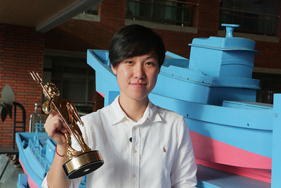 劉奕涵在國際遊艇雜誌《Boat International》的「年度新秀設計師」競賽中抱回獎座
